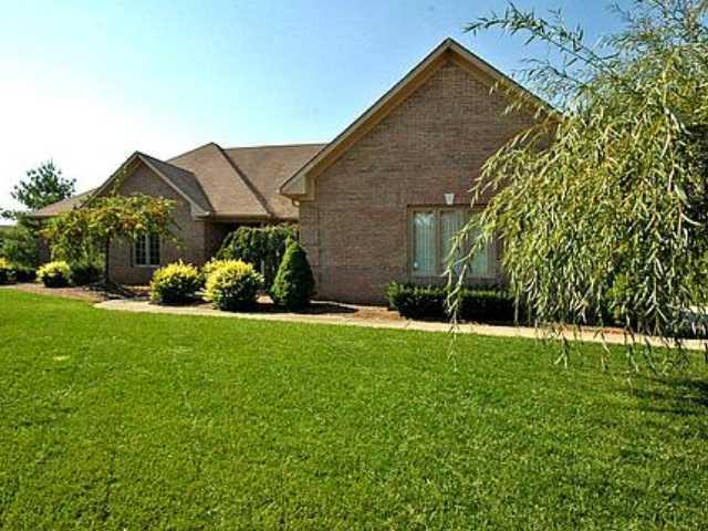 2130 Ridgemere Way Greenwood, IN 46143 - Photo 2 of 12 Gallery Image 2