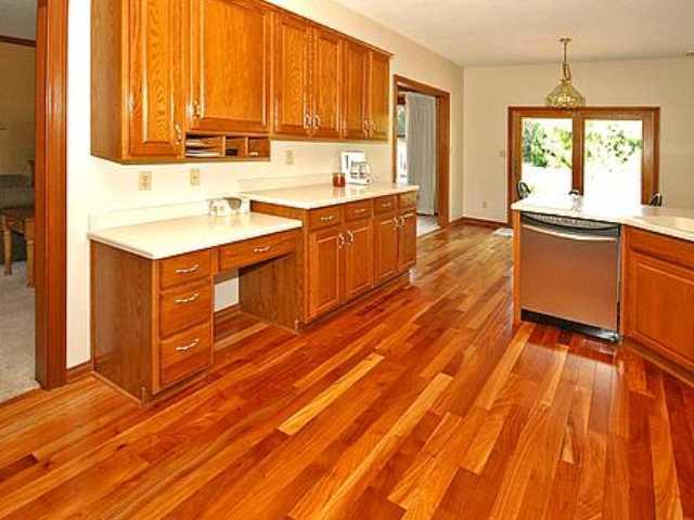 2130 Ridgemere Way Greenwood, IN 46143 - Photo 4 of 12 Gallery Image 4