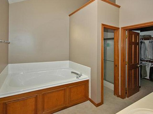 2130 Ridgemere Way Greenwood, IN 46143 - Photo 9 of 12 Gallery Image 9