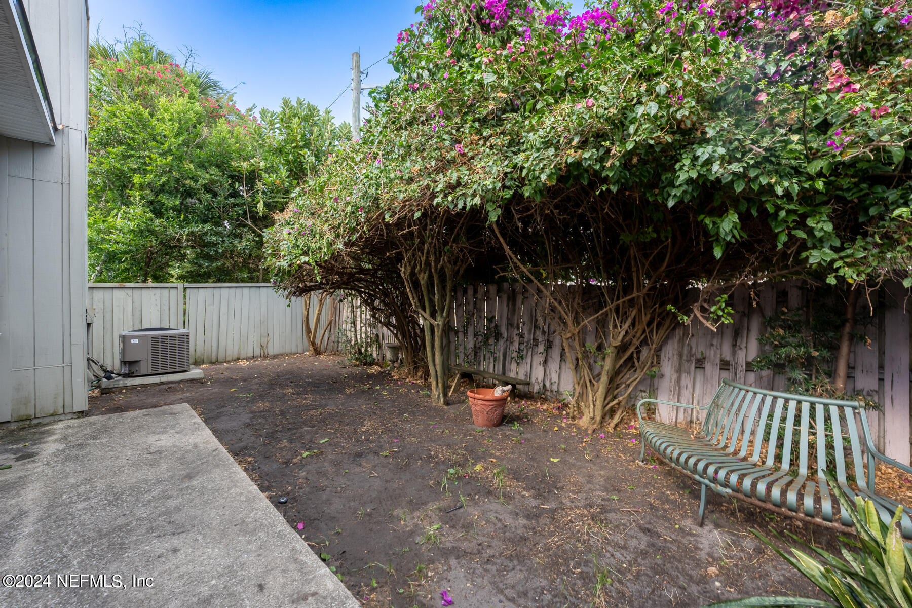 587 Selva Lakes Circle Atlantic Beach, FL 32233 - Photo 27 of 31 a view of outdoor space and yard