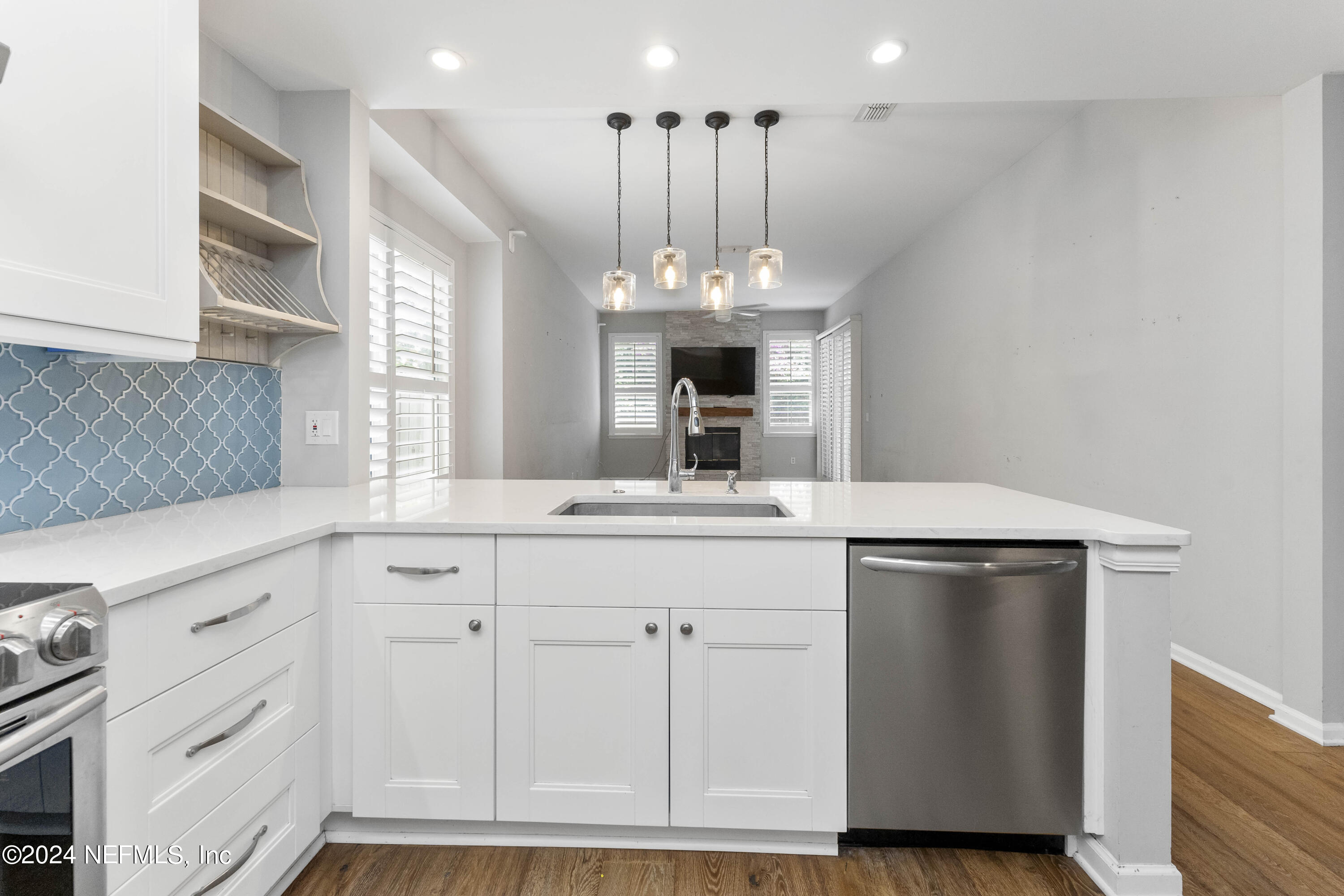 587 Selva Lakes Circle Atlantic Beach, FL 32233 - Photo 6 of 31