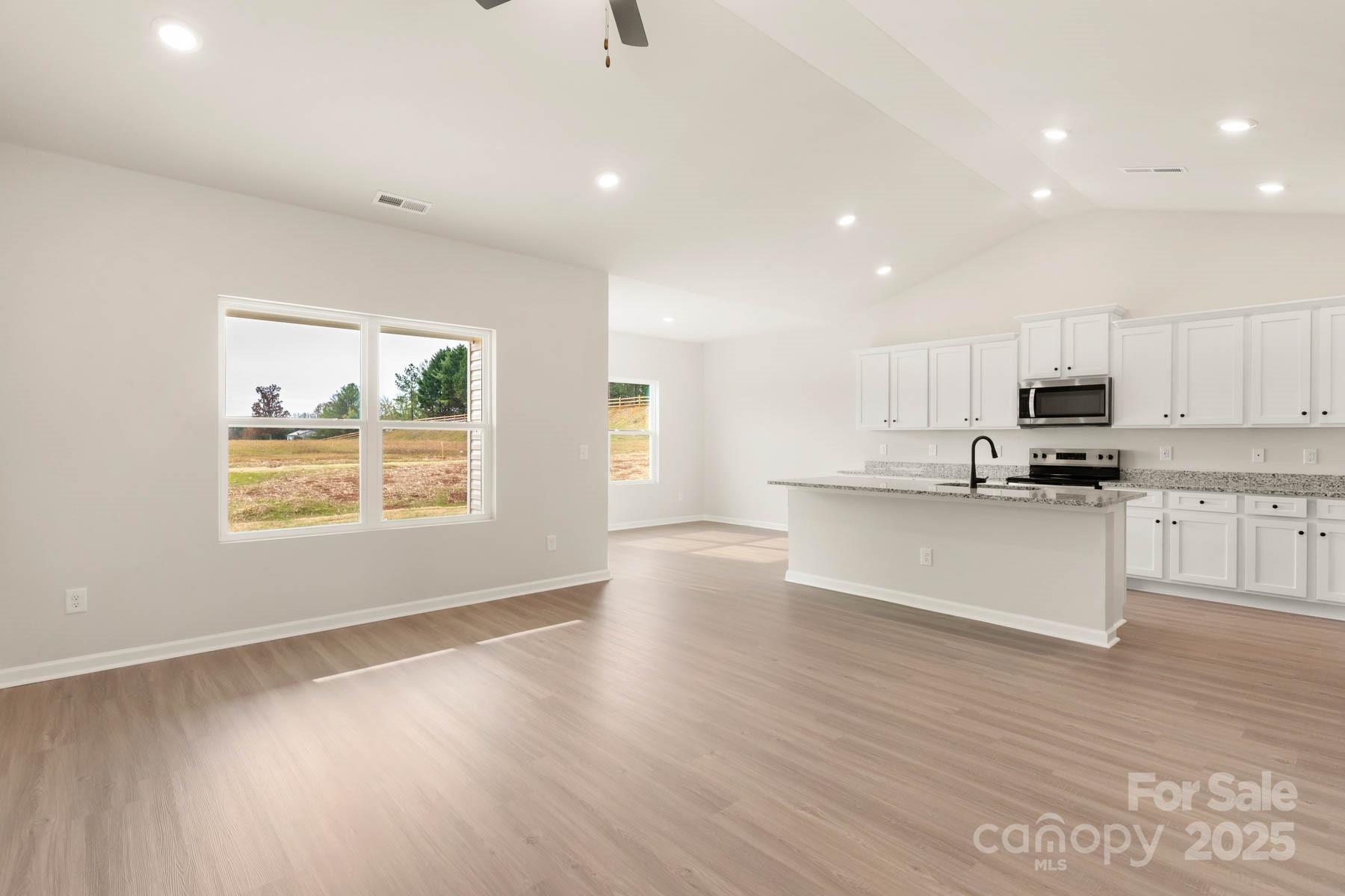 3346 Strong Gastonia, NC 28052 - Photo 2 of 10