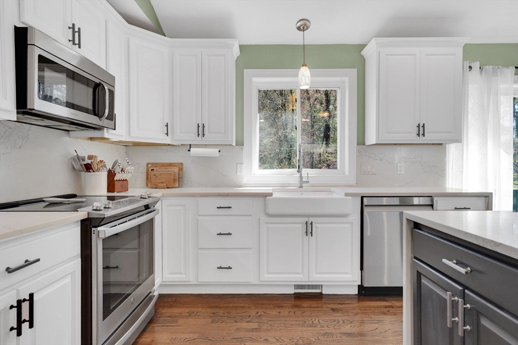 249 Ware Street Palmer, MA 01069 - Photo 5 of 29