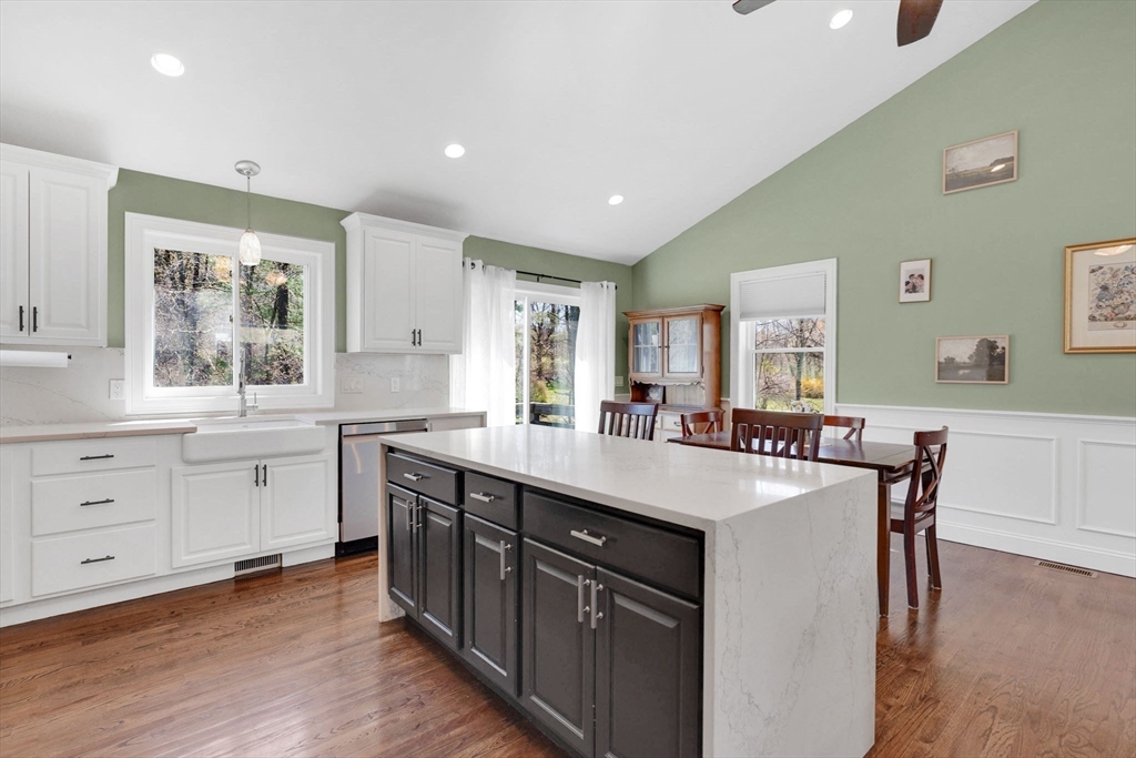 249 Ware Street Palmer, MA 01069 - Photo 8 of 29