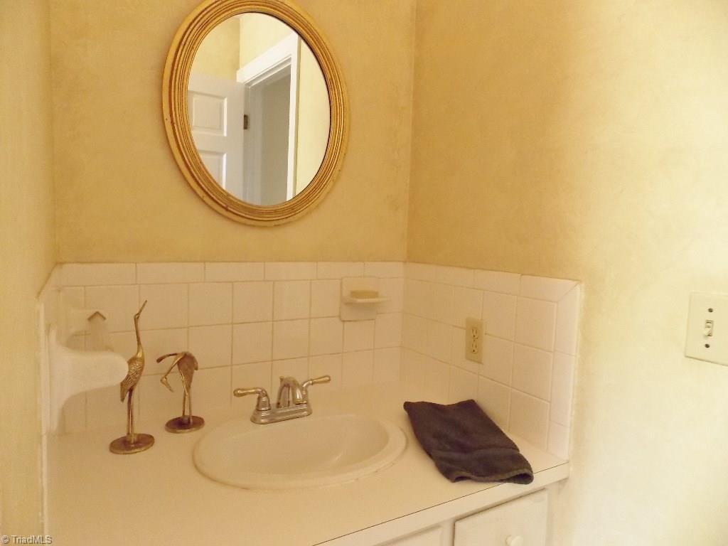 145 Little Beaver Road Lexington, NC 27295 - Photo 11 of 29 Gallery Image 11