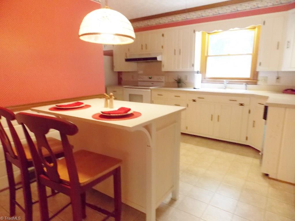 145 Little Beaver Road Lexington, NC 27295 - Photo 5 of 29 Gallery Image 5