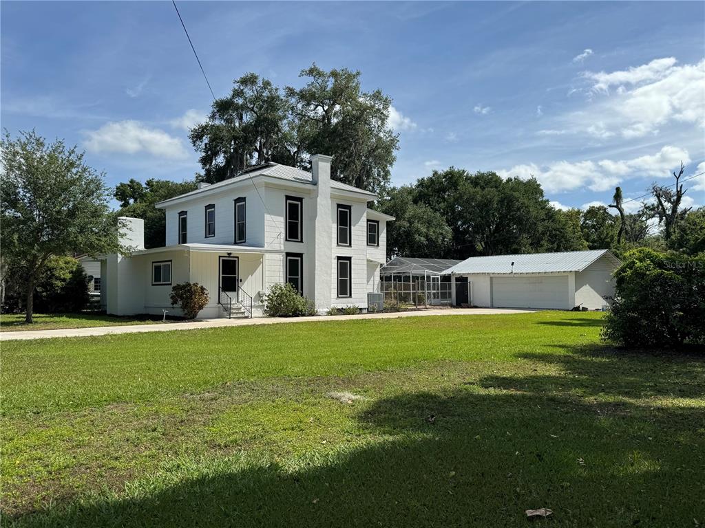 1560 South Davis Ave  