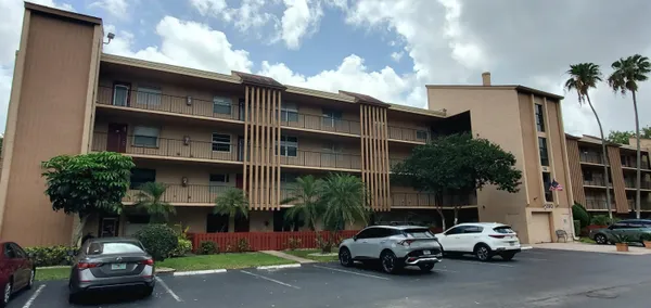 $185,000 | 260 Northwest 76th Avenue, Unit 201, Margate, FL 33063