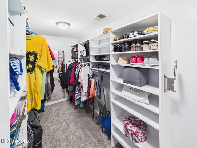 $382,400 | 2009 Plumas Drive, Nesbit, MS 38651