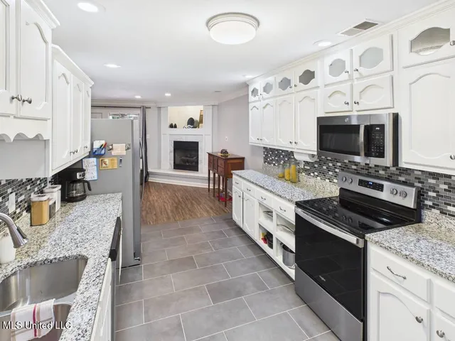 $382,400 | 2009 Plumas Drive, Nesbit, MS 38651