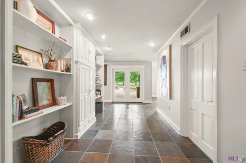 $1,225,000 | 8792 West Fairway Drive, Baton Rouge, LA 70809