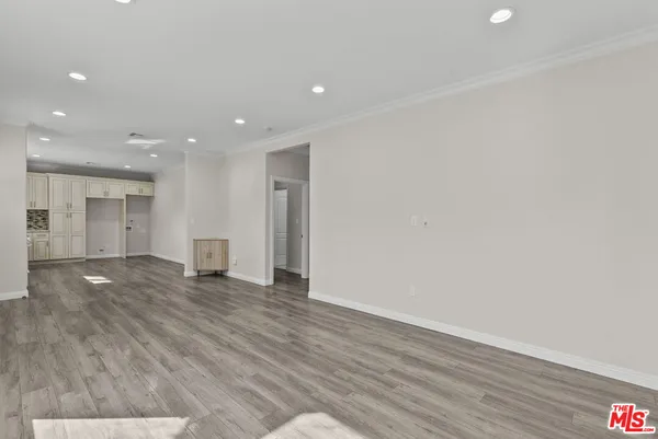 $3,295 | 6715 Cedros Avenue, Van Nuys, CA 91405