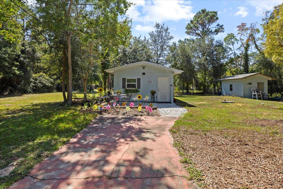 9251 Timber Lane Navarre, FL 32566 - Photo 2 of 52 21-1V3A1691