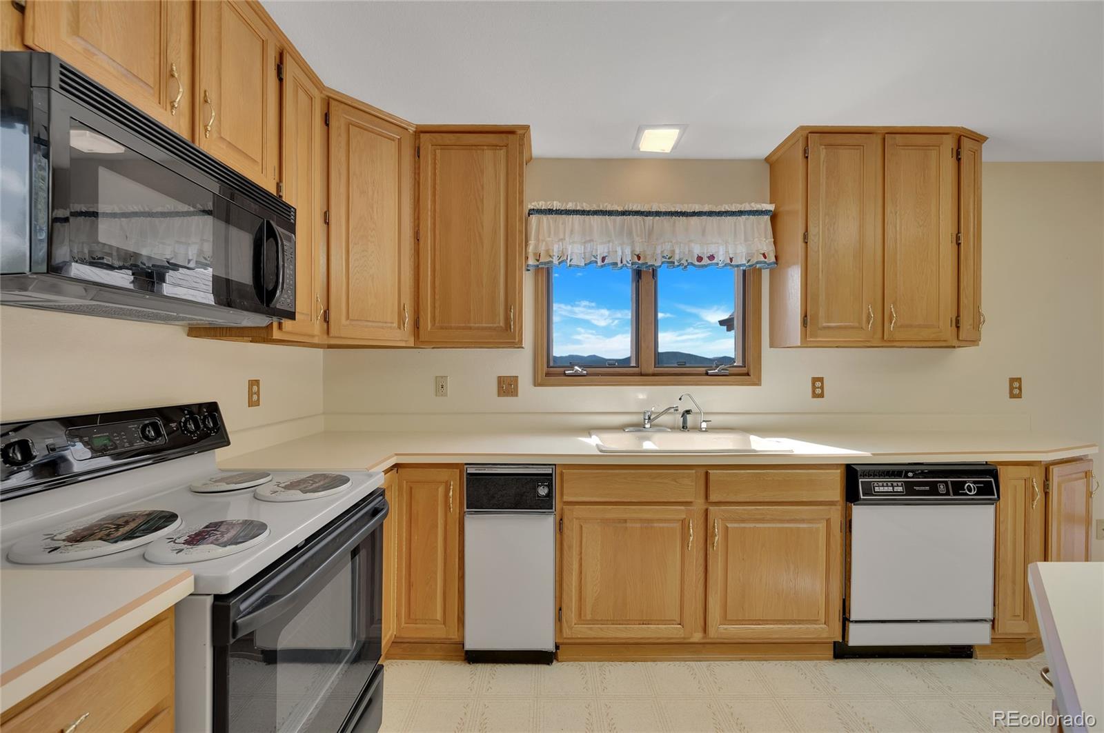 432 Paradiso Road Divide, CO 80814 - Photo 11 of 38