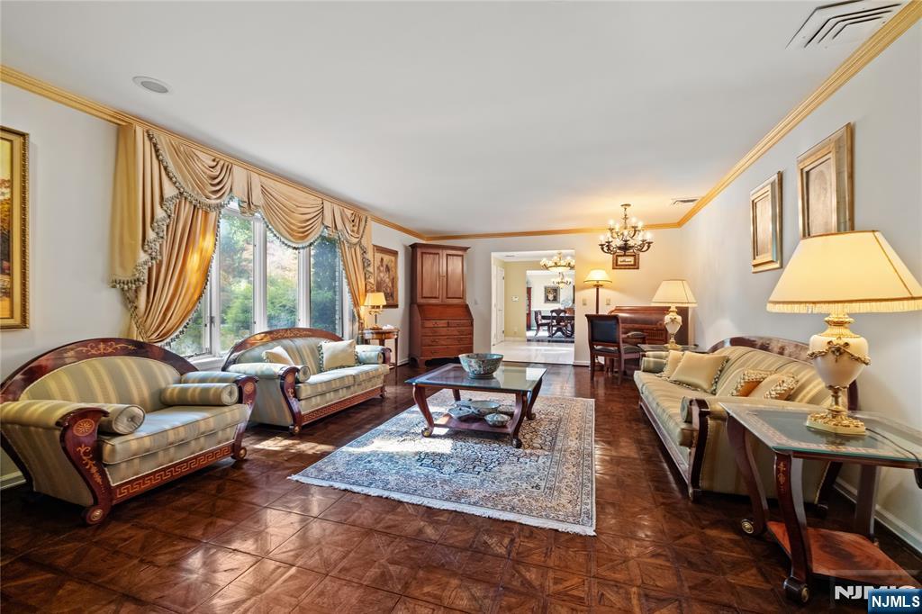 963 Huron Road Franklin Lakes, NJ 07417 - Photo 11 of 37 Gallery Image 11