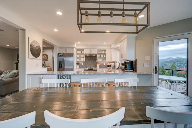 $820,000 | 18 Top Notch Road, Bartlett, NH 03812