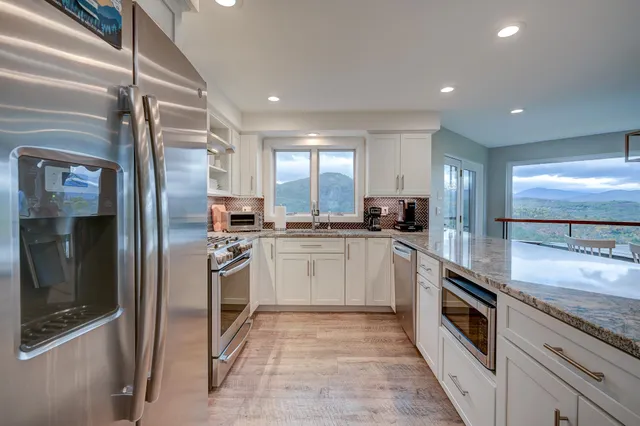 $820,000 | 18 Top Notch Road, Bartlett, NH 03812