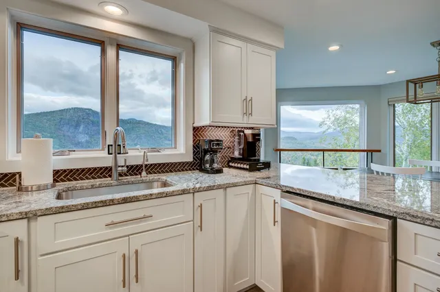 $820,000 | 18 Top Notch Road, Bartlett, NH 03812