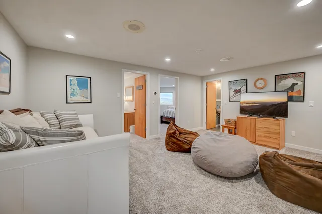 $820,000 | 18 Top Notch Road, Bartlett, NH 03812