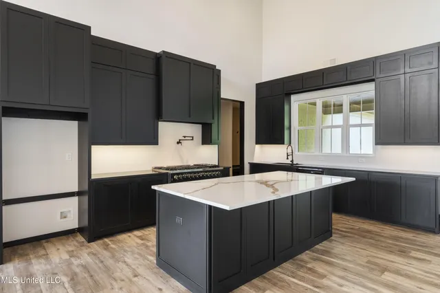 $634,900 | 5199 Brook Lane, Hernando, MS 38632