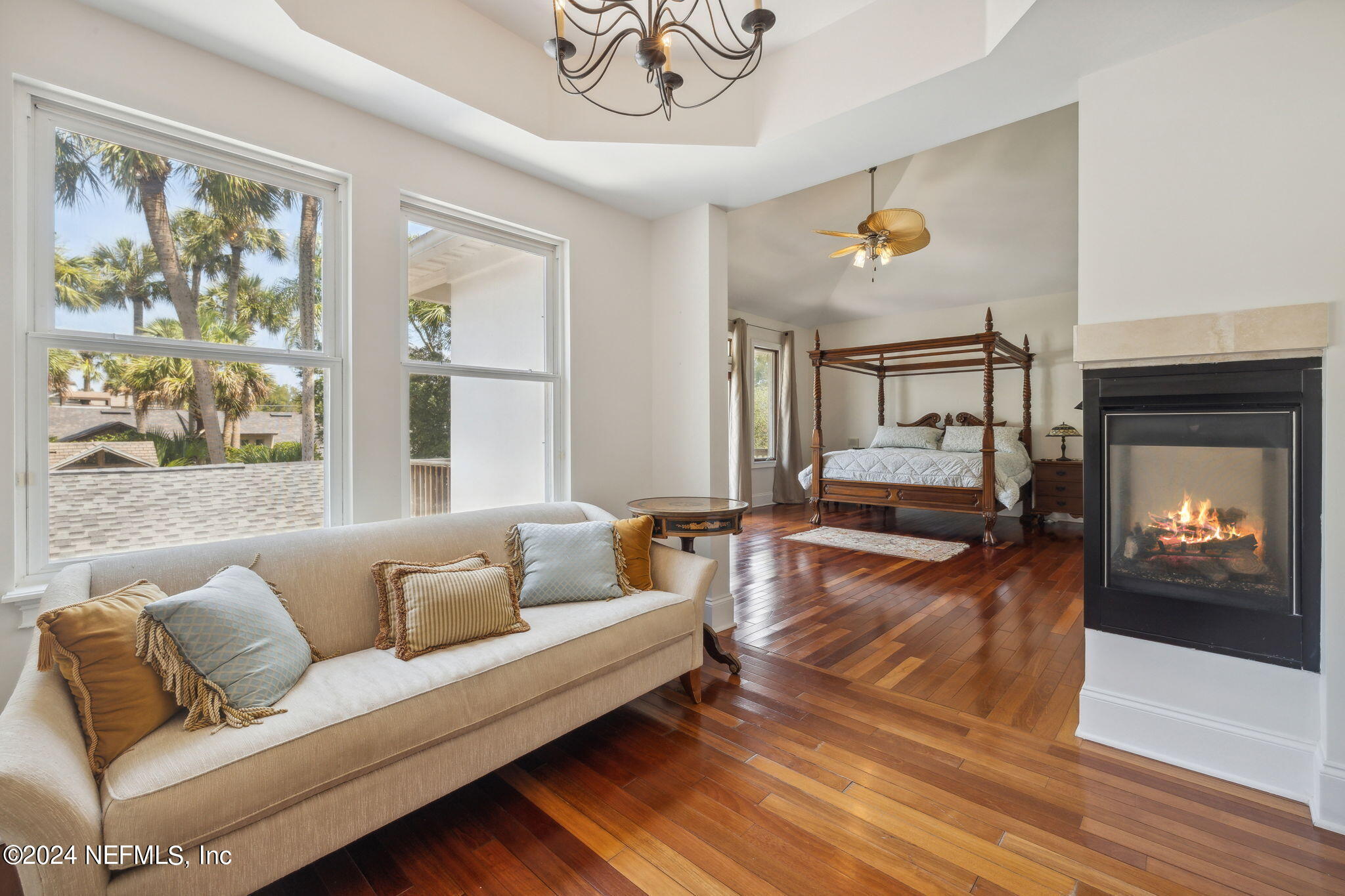 335 11th Street Atlantic Beach, FL 32233 - Photo 27 of 62 PRIMARY SUITE SITTING AREA