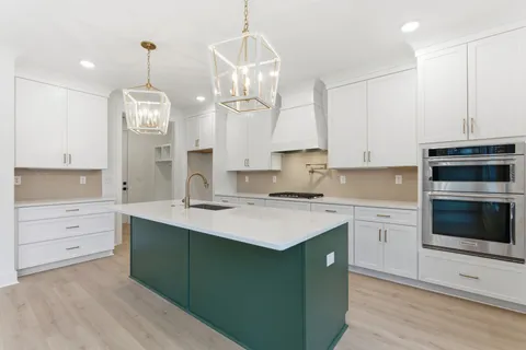 $750,000 | 6300 A American Court, Nashville, TN 37209