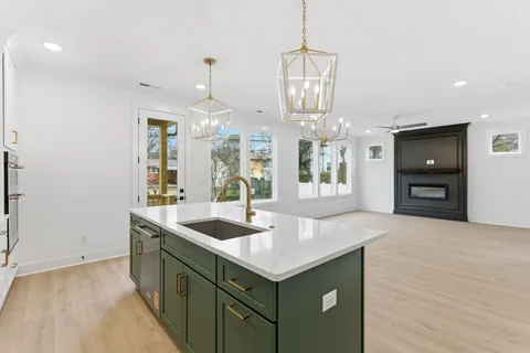 $750,000 | 6300 A American Court, Nashville, TN 37209