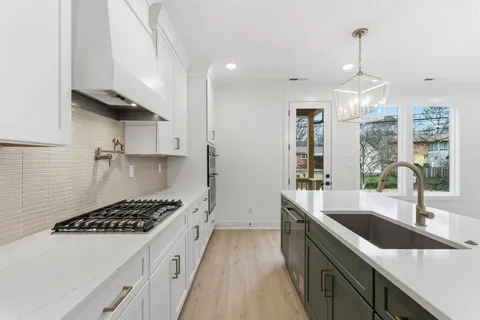 $750,000 | 6300 A American Court, Nashville, TN 37209