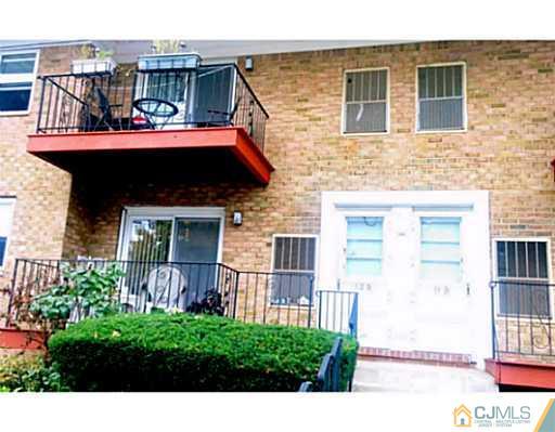 182 Evergreen Road, Unit 12A Edison, NJ 08837 - Photo 2 of 6 Gallery Image 2