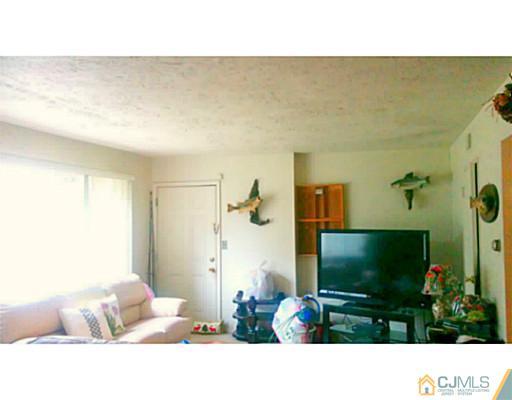 182 Evergreen Road, Unit 12A Edison, NJ 08837 - Photo 4 of 6 Gallery Image 4