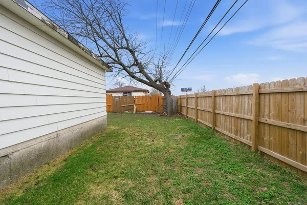 $199,000 | 3924 167th Place, Country Club Hills, IL 60478