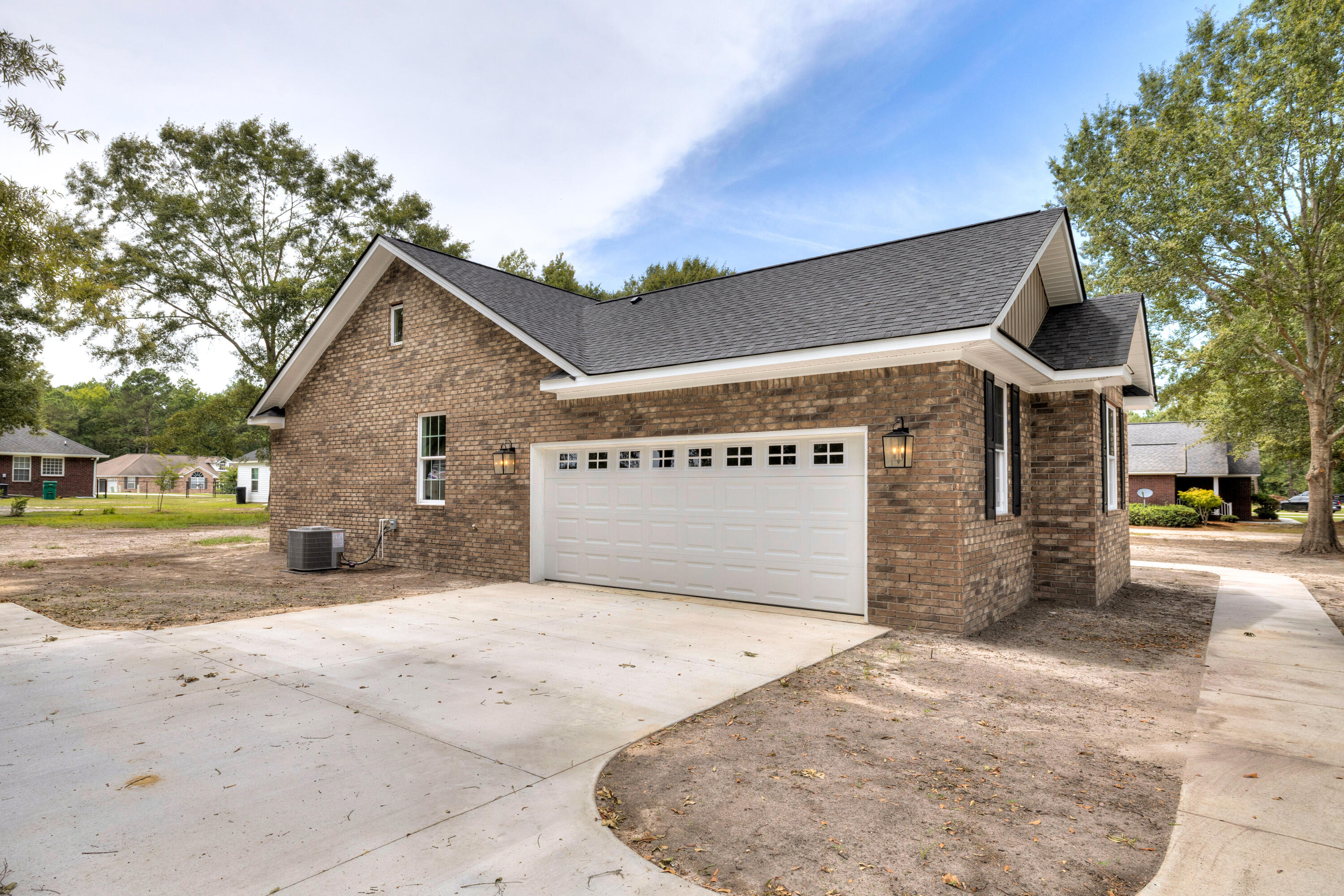 1327 McKenzie Road Manning, SC 29102 - Photo 5 of 32 Side View