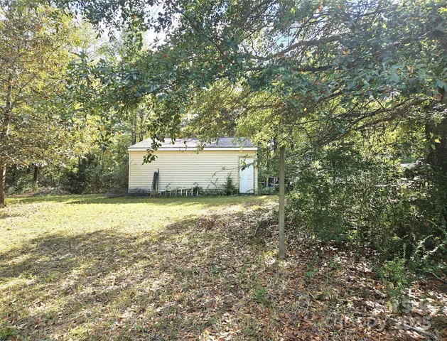 a view of a outdoor space and a yard