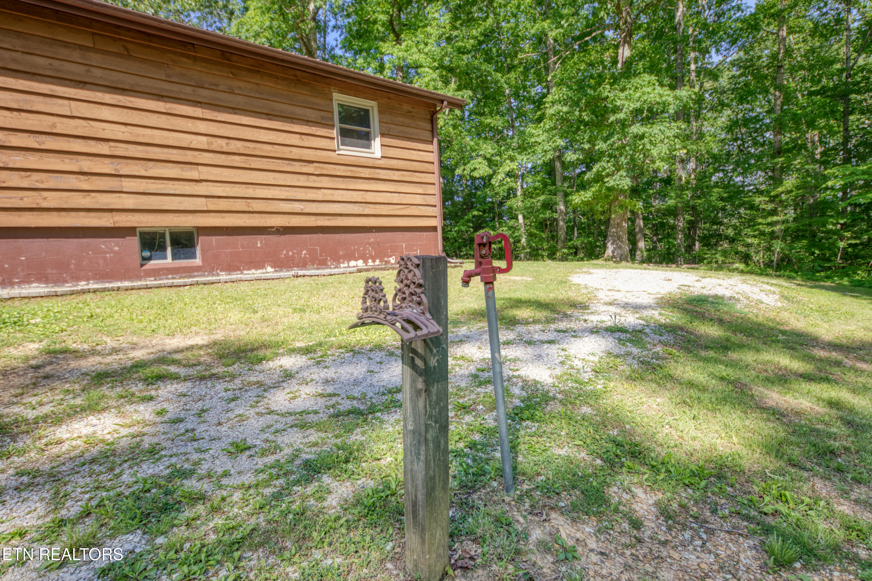 911 Big Ridge Road Oneida, TN 37841 - Photo 18 of 49 0H3A7122_8