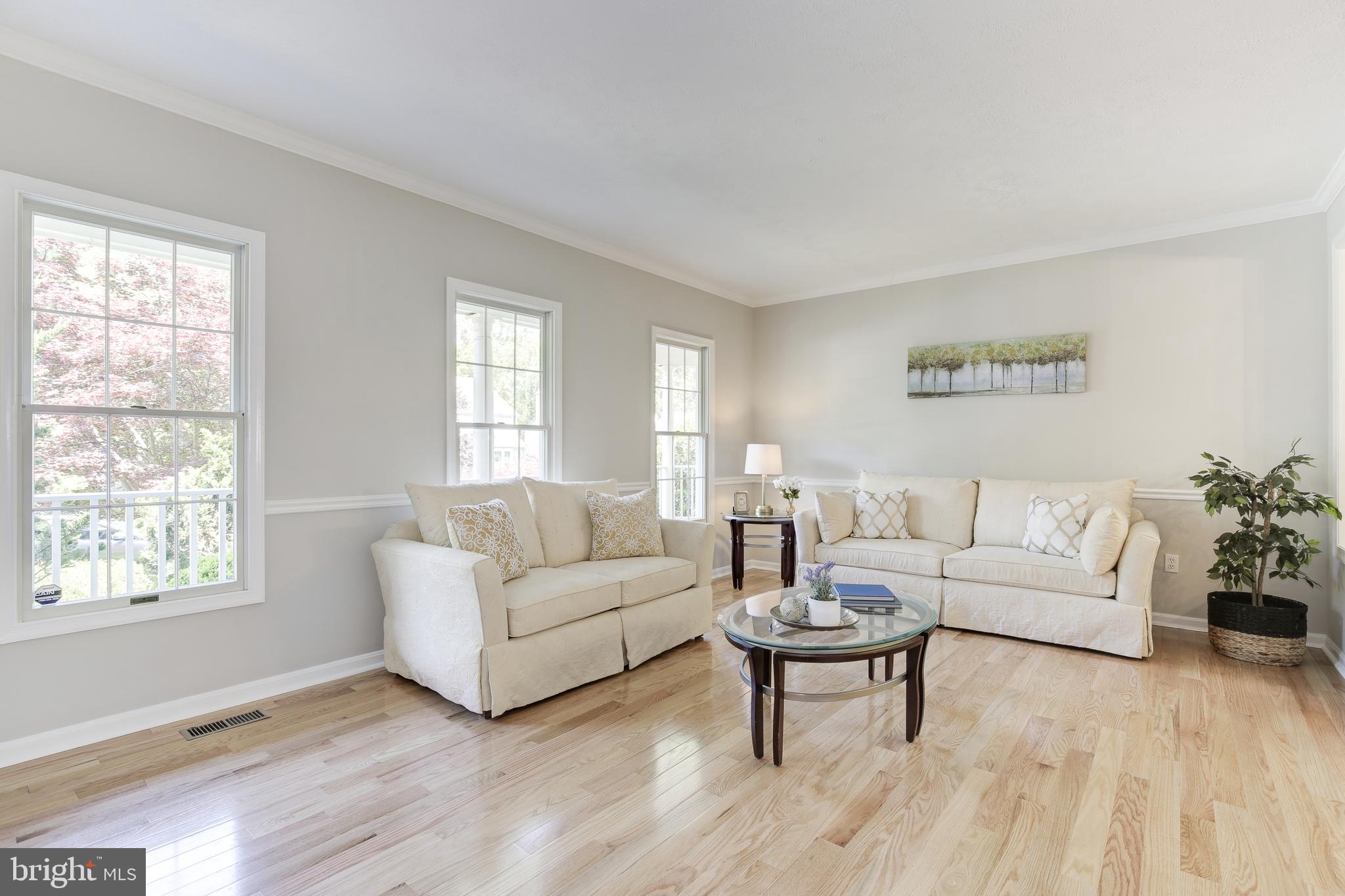 31 Rutherford Circle Sterling, VA 20165 - Photo 11 of 94 Formal Living Room