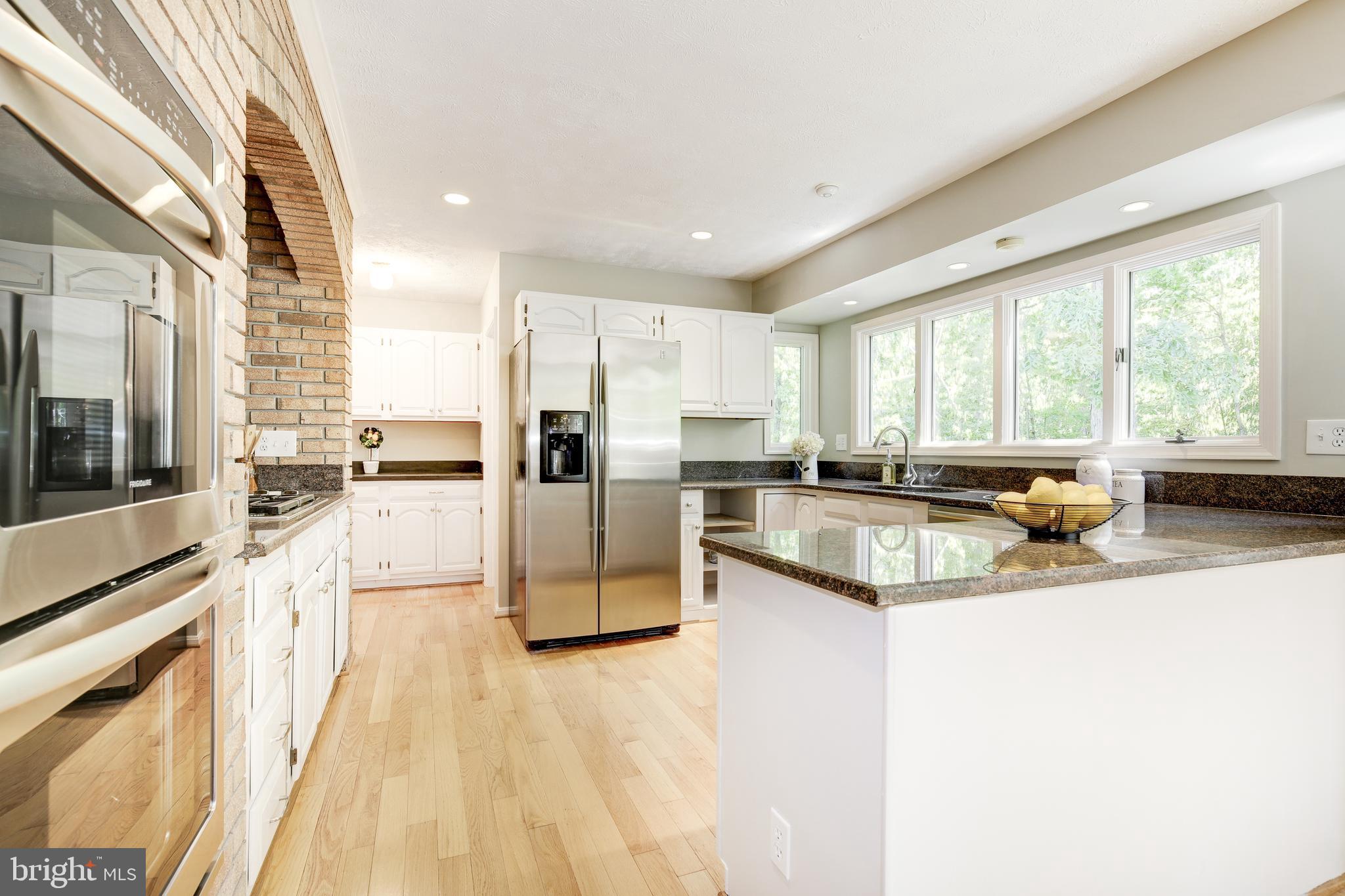 31 Rutherford Circle Sterling, VA 20165 - Photo 23 of 94 Stainless Steel Appliances