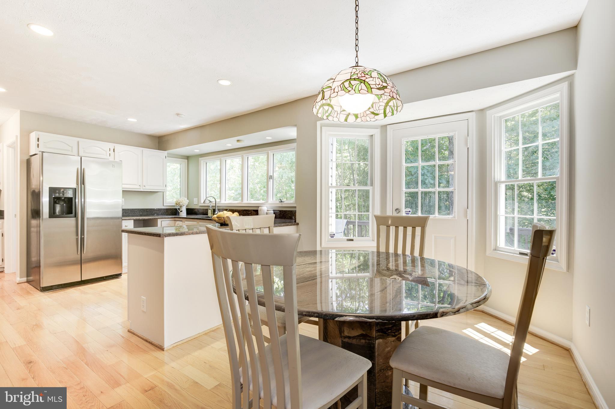 31 Rutherford Circle Sterling, VA 20165 - Photo 24 of 94 Eat-in Kitchen