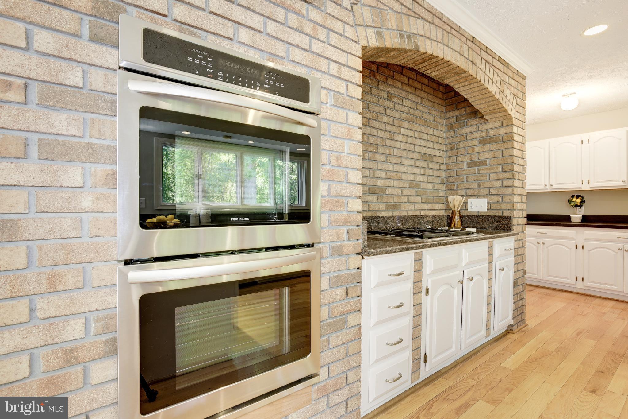 31 Rutherford Circle Sterling, VA 20165 - Photo 25 of 94 Double Wall Ovens