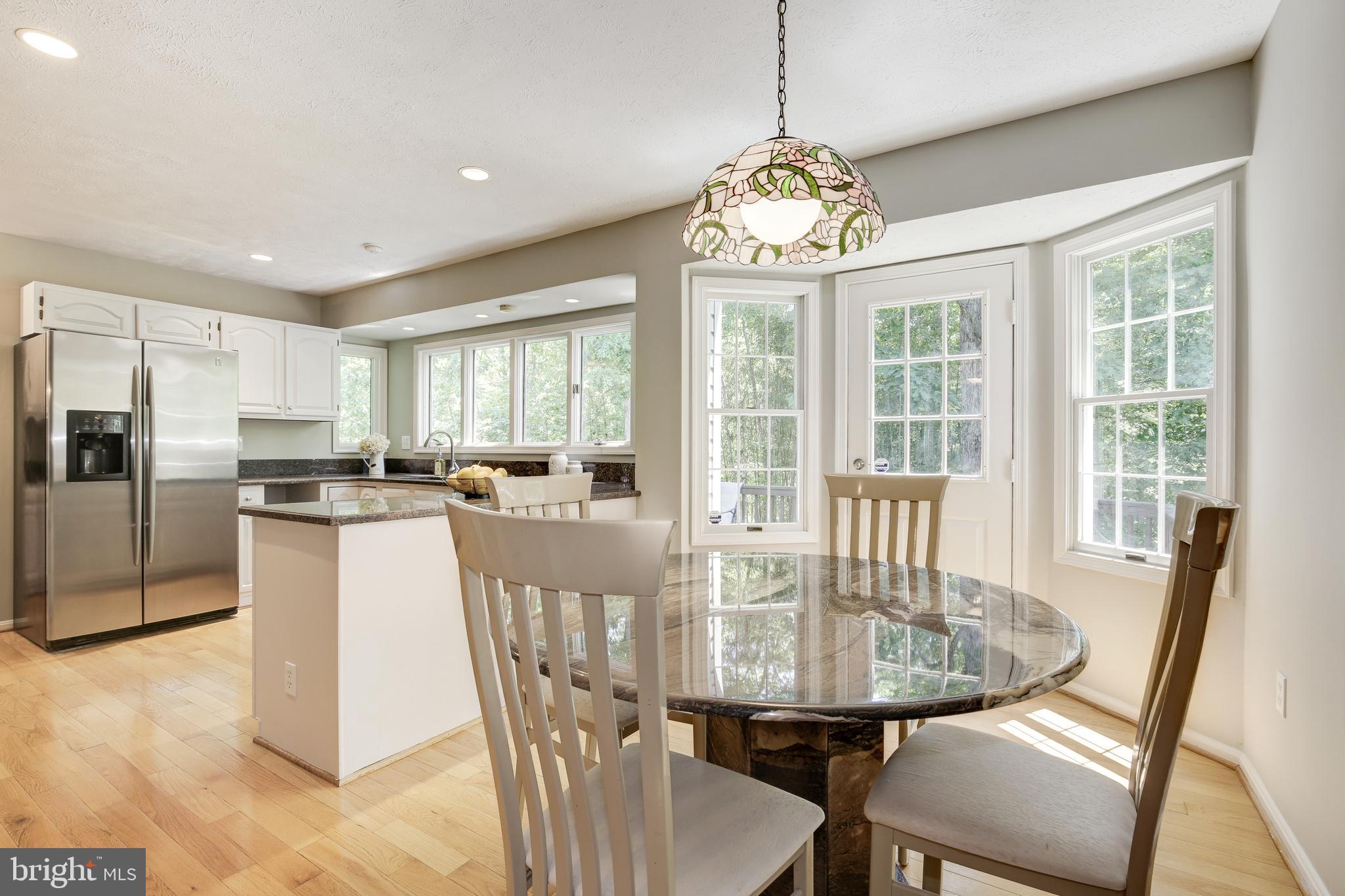 31 Rutherford Circle Sterling, VA 20165 - Photo 30 of 94 Eat-in Kitchen