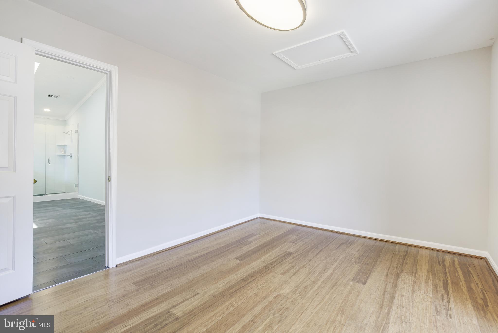 31 Rutherford Circle Sterling, VA 20165 - Photo 48 of 94 Primary Bathroom - Walk-in Closet