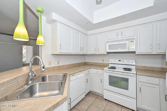 $264,900 | 750 East Northern Avenue, Unit 1140, Phoenix, AZ 85020