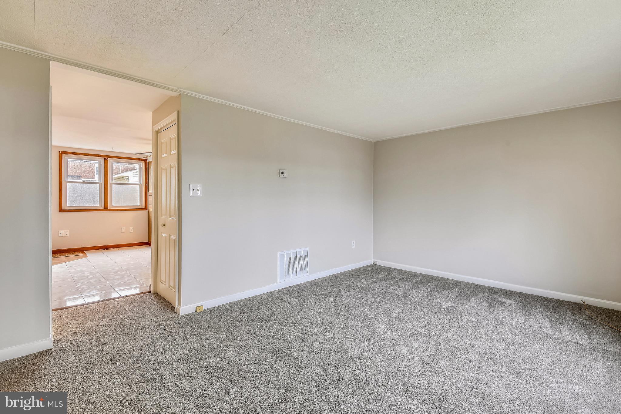 8025 Lansdale Road Baltimore, MD 21224 - Photo 12 of 36 Living Room