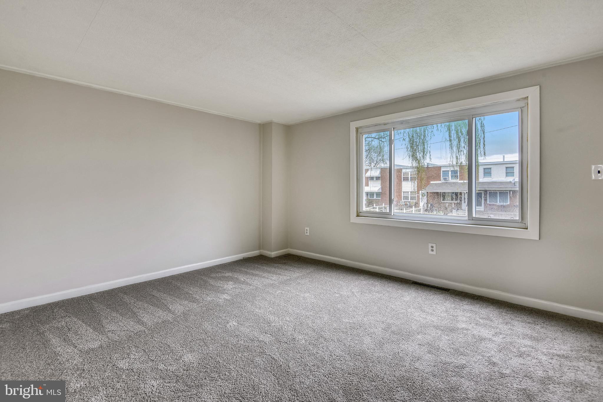 8025 Lansdale Road Baltimore, MD 21224 - Photo 13 of 36 Living Room is Move In ready!