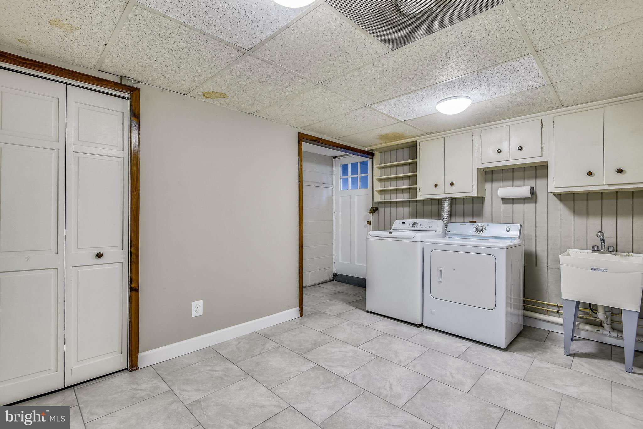 8025 Lansdale Road Baltimore, MD 21224 - Photo 32 of 36 Laundry