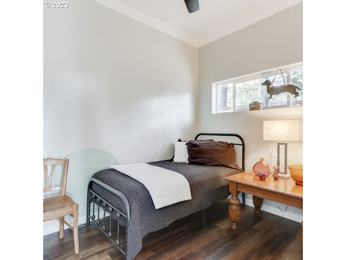 651 Southwest Maplecrest Court Portland, OR 97219 - Photo 25 of 32 Gallery Image 25