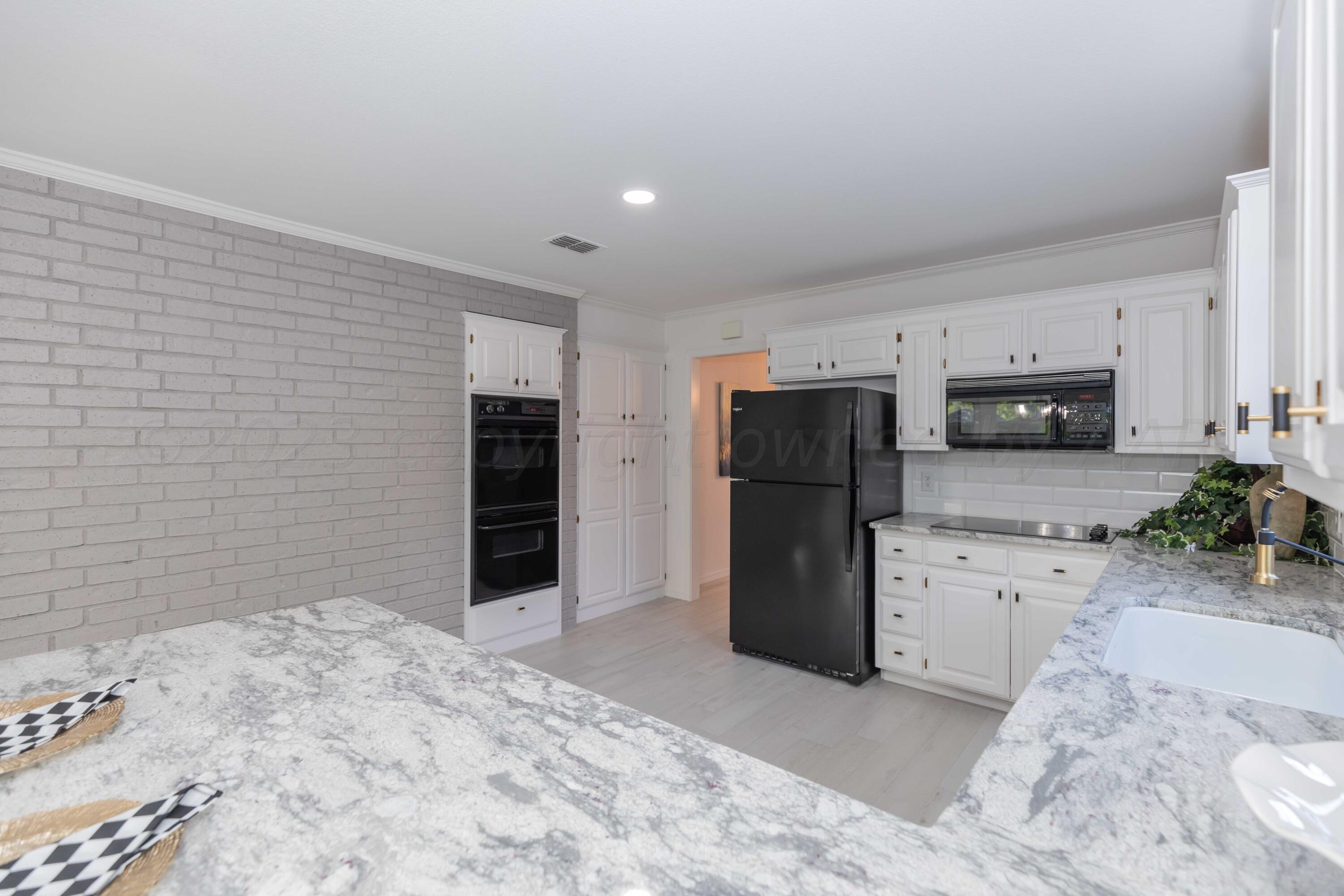 4 Doral Drive Amarillo, TX 79124 - Photo 16 of 52 KITCHEN VIEW 5