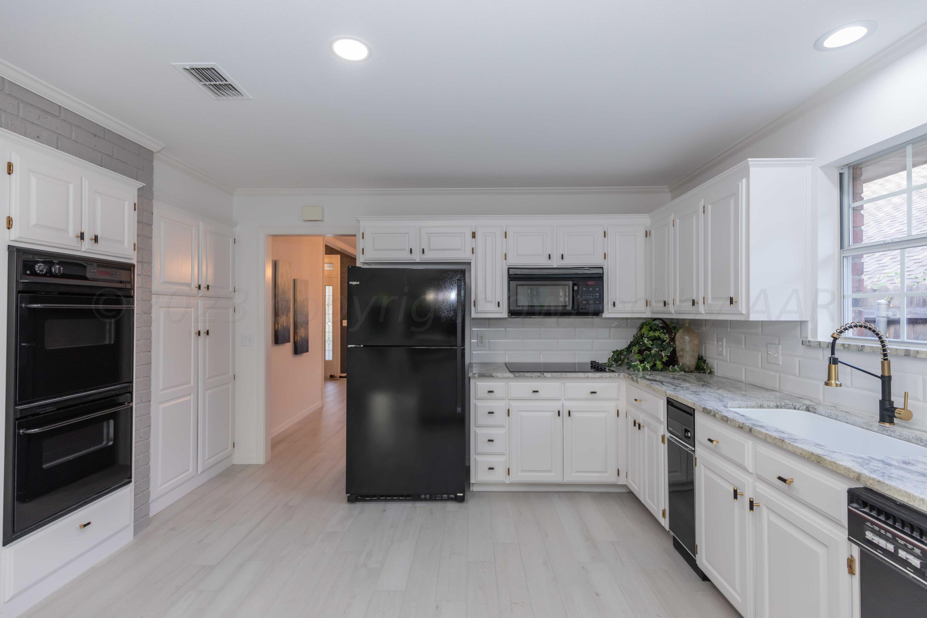 4 Doral Drive Amarillo, TX 79124 - Photo 17 of 52 KITCHEN VIEW 6