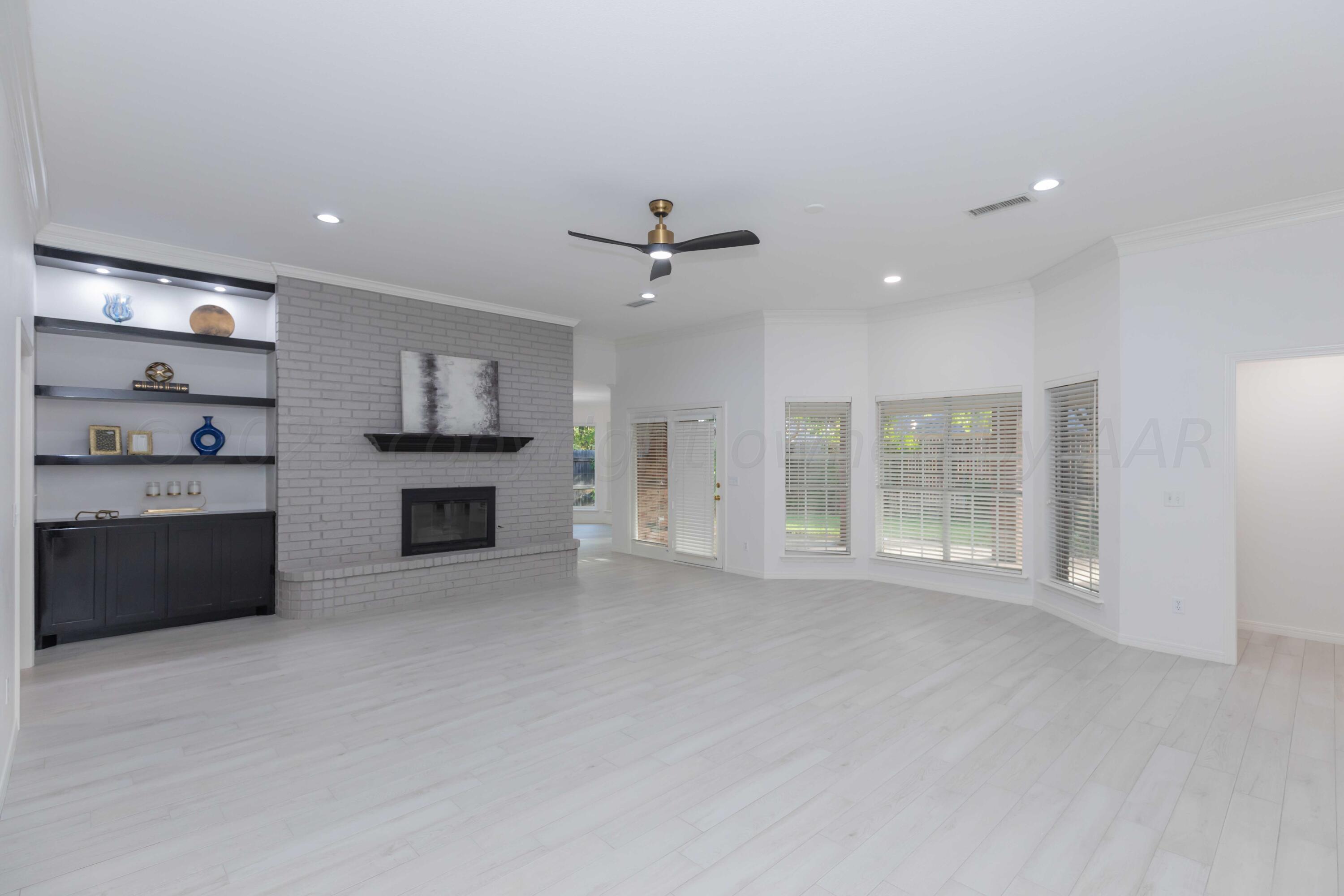 4 Doral Drive Amarillo, TX 79124 - Photo 10 of 52 LIVING ROOM VIEW 3