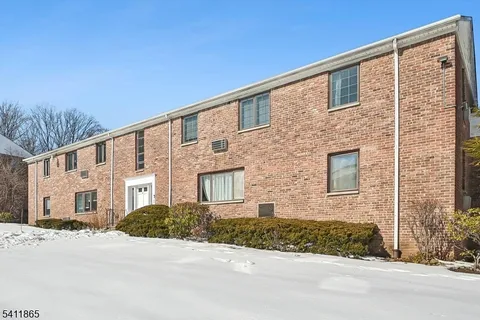 $2,600 | 16 Troy Drive, Unit 1, Springfield, NJ 07081