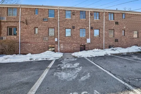 $2,600 | 16 Troy Drive, Unit 1, Springfield, NJ 07081